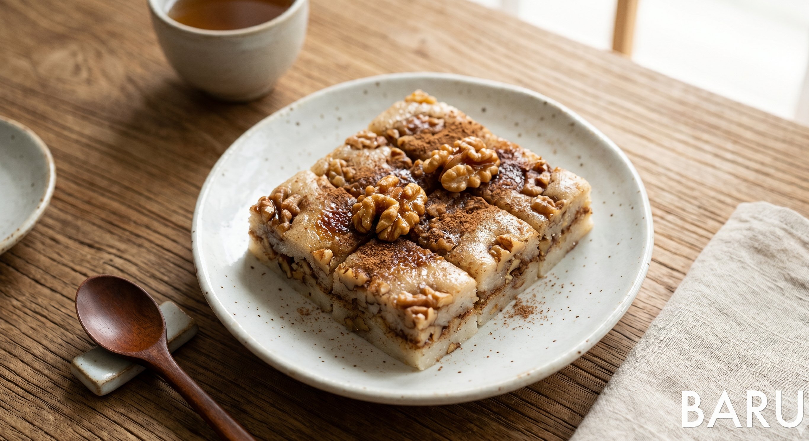 Walnut & Brown Sugar Steamed Rice Cake (호두흑설탕썰기떡을)