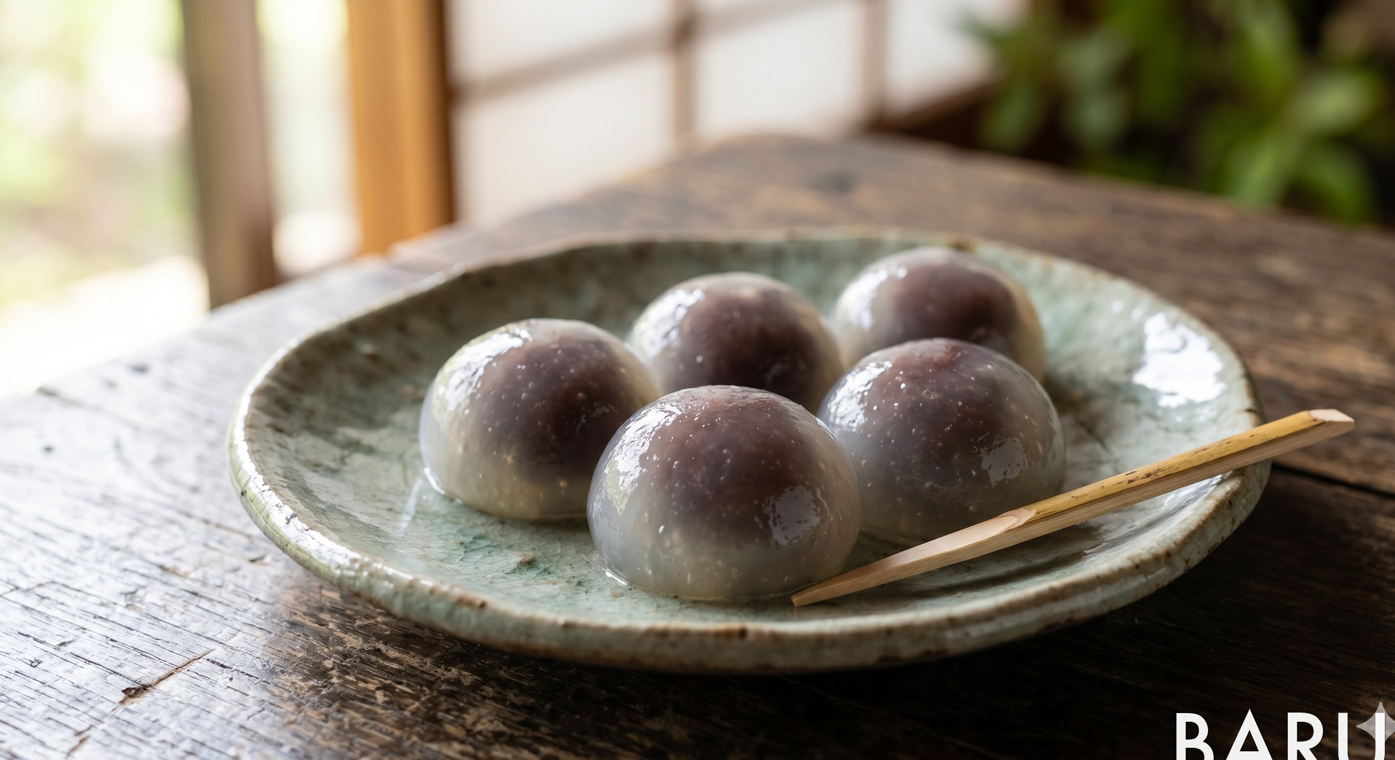 Kuzu Manju (Translucent Kudzu Starch Dumplings) (쿠즈 만쥬 (칡전분 만두과자))